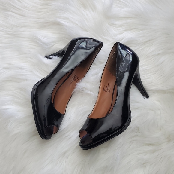 "Kasper" Heels - Picture 3 of 5